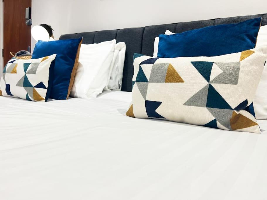 Modern Studio In City Centre Саутхамптън Екстериор снимка